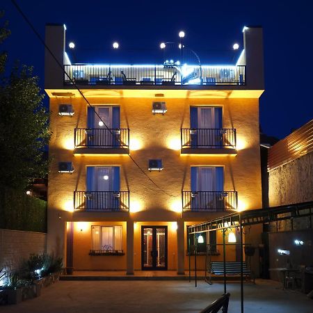 Hotel Banihills Tbilisi Exterior foto