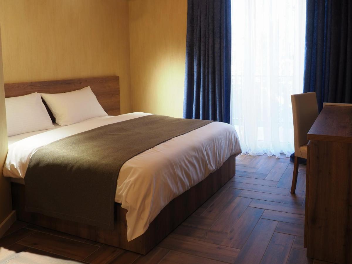 Hotel Banihills Tbilisi Exterior foto